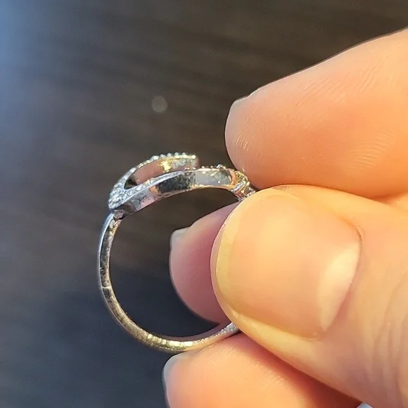 🤎 Crescent Moon Cuff Ring - Picture 5 of 6